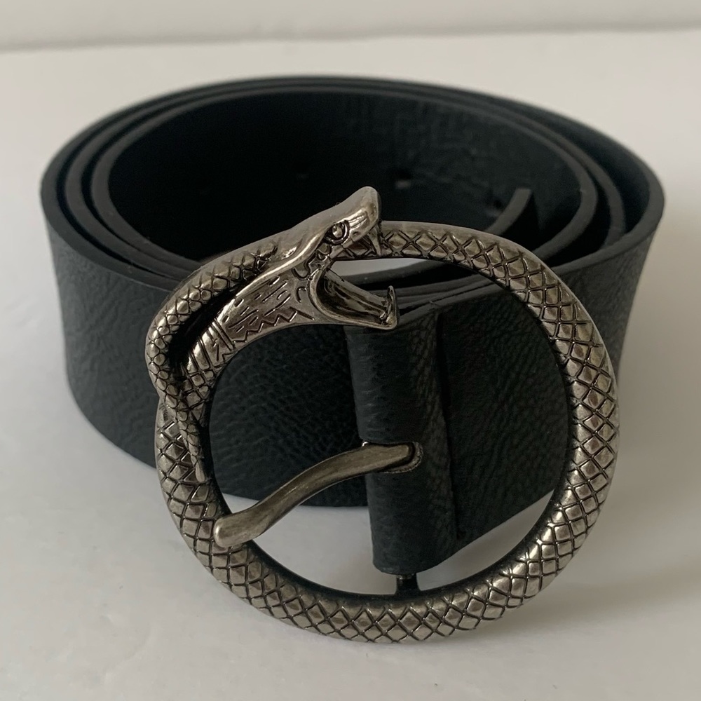 • Black Belt with Metal Snake Buckle